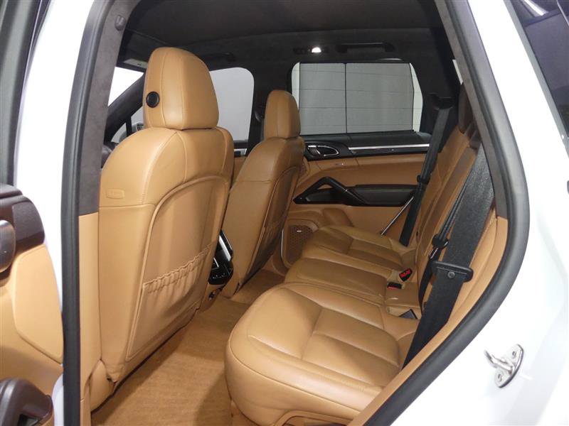 Used 2016 Porsche Cayenne GTS AWD/4WD image 28