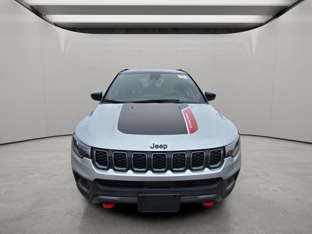 Used 2025 Jeep Compass Trailhawk AWD/4WD image 8