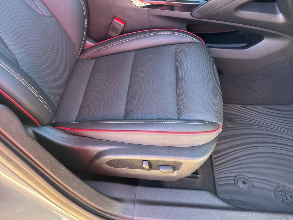 Used 2022 Buick Envision Essence w/ Technology Package I image 27