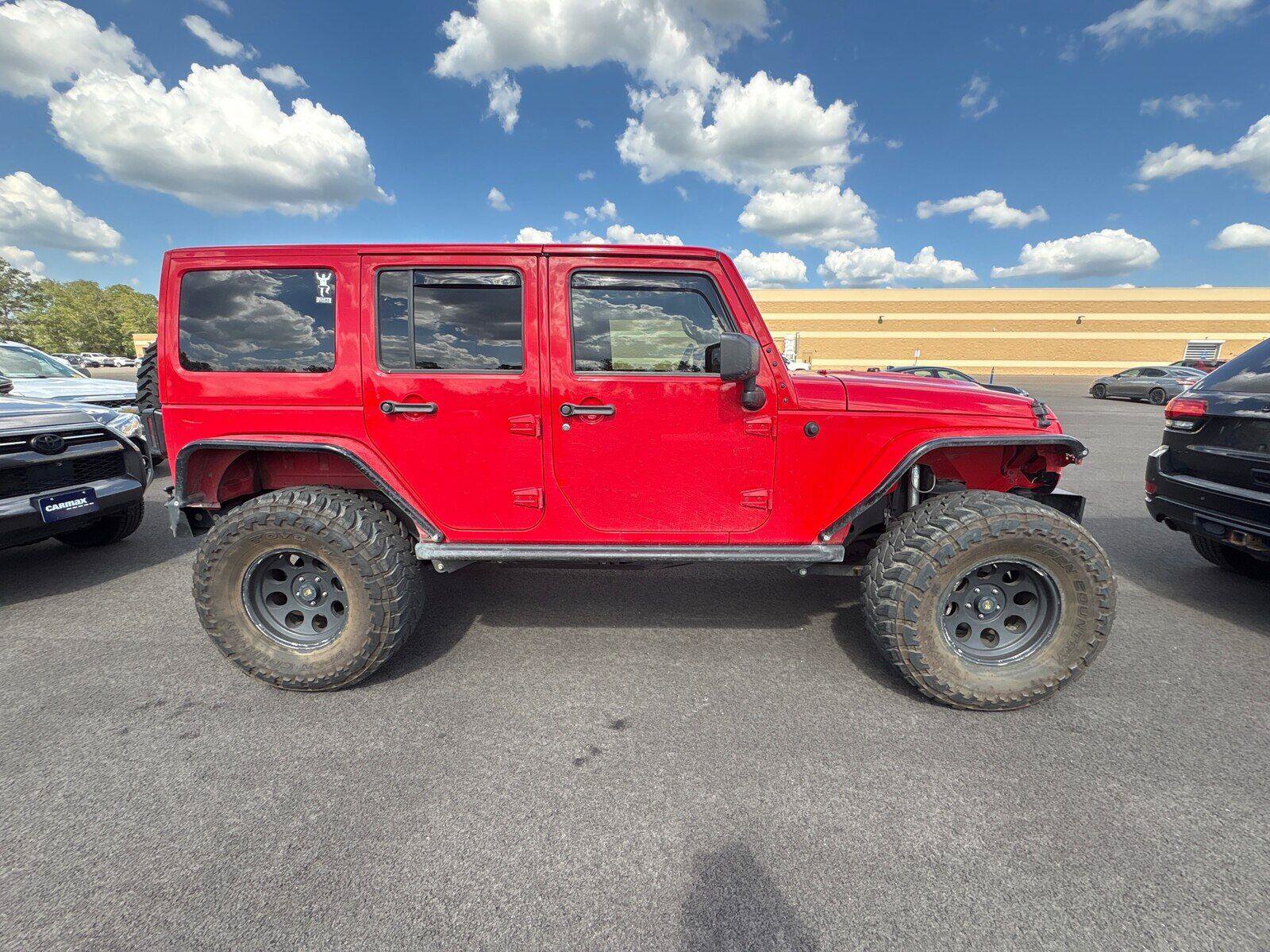 Used 2015 Jeep Wrangler Unlimited Rubicon AWD/4WD image 3