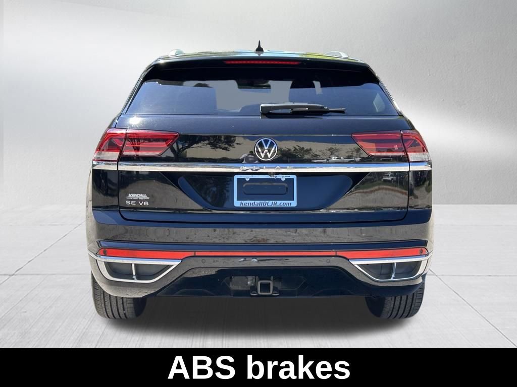 Used 2020 Volkswagen Atlas Cross Sport SE w/ Towing Package image 7