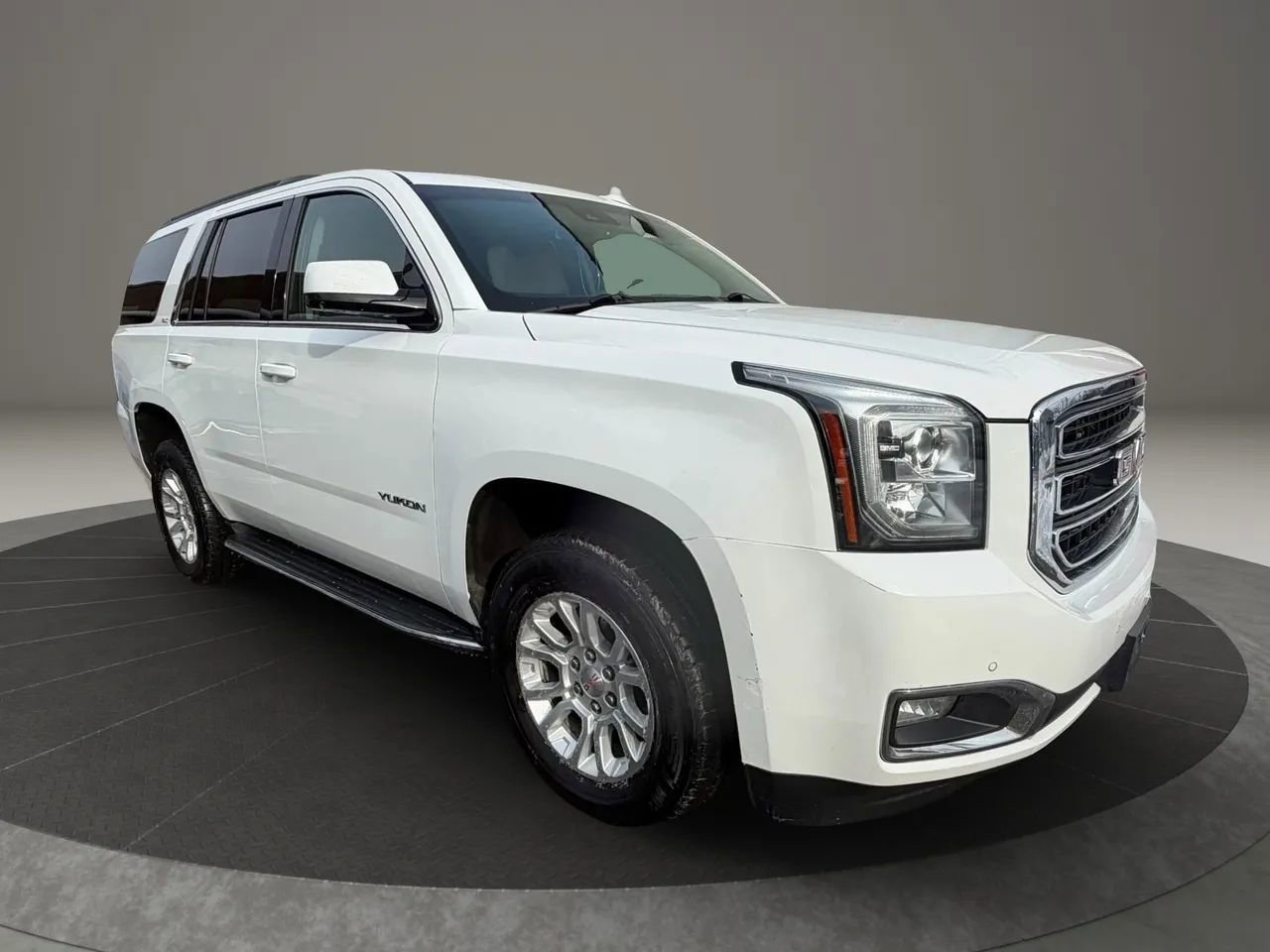 Used 2020 GMC Yukon SLT image 1