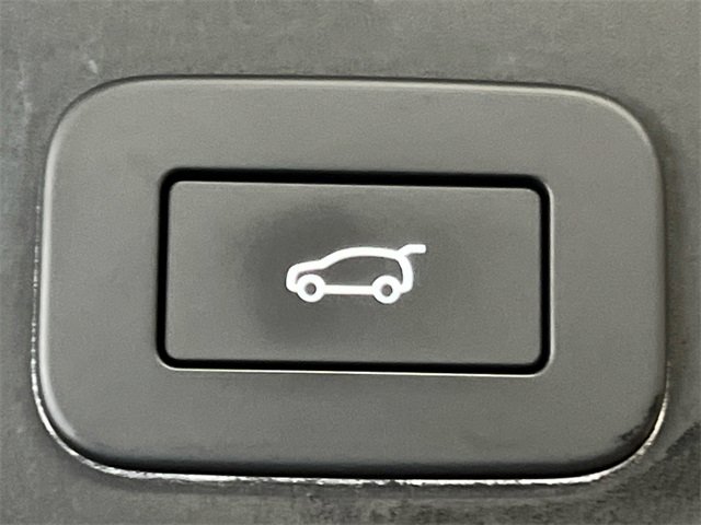 Used 2023 Land Rover Range Rover Velar R-Dynamic S image 6