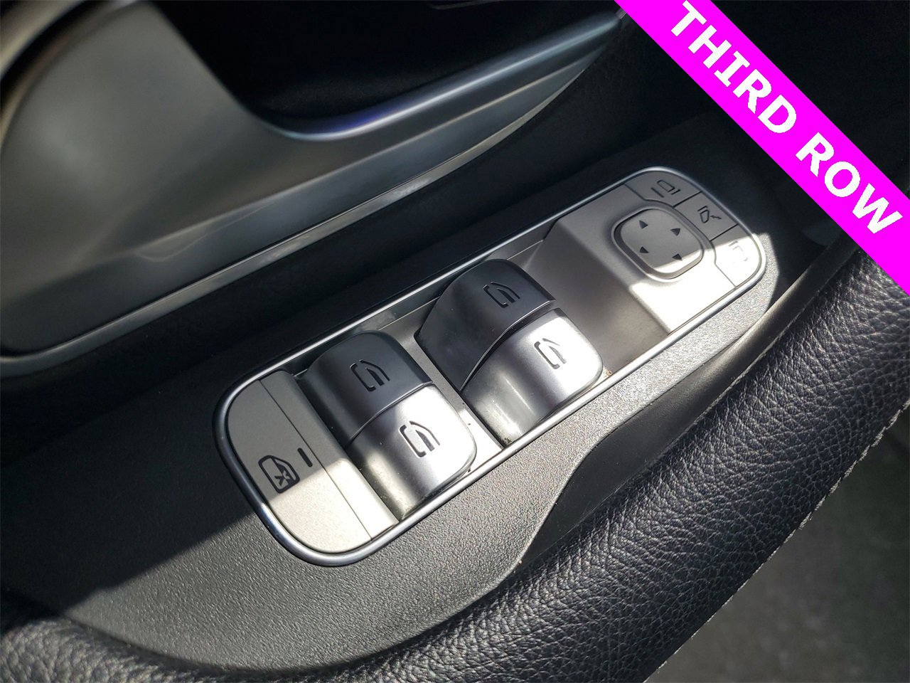 Used 2022 Mercedes-Benz GLS 450 4MATIC image 17