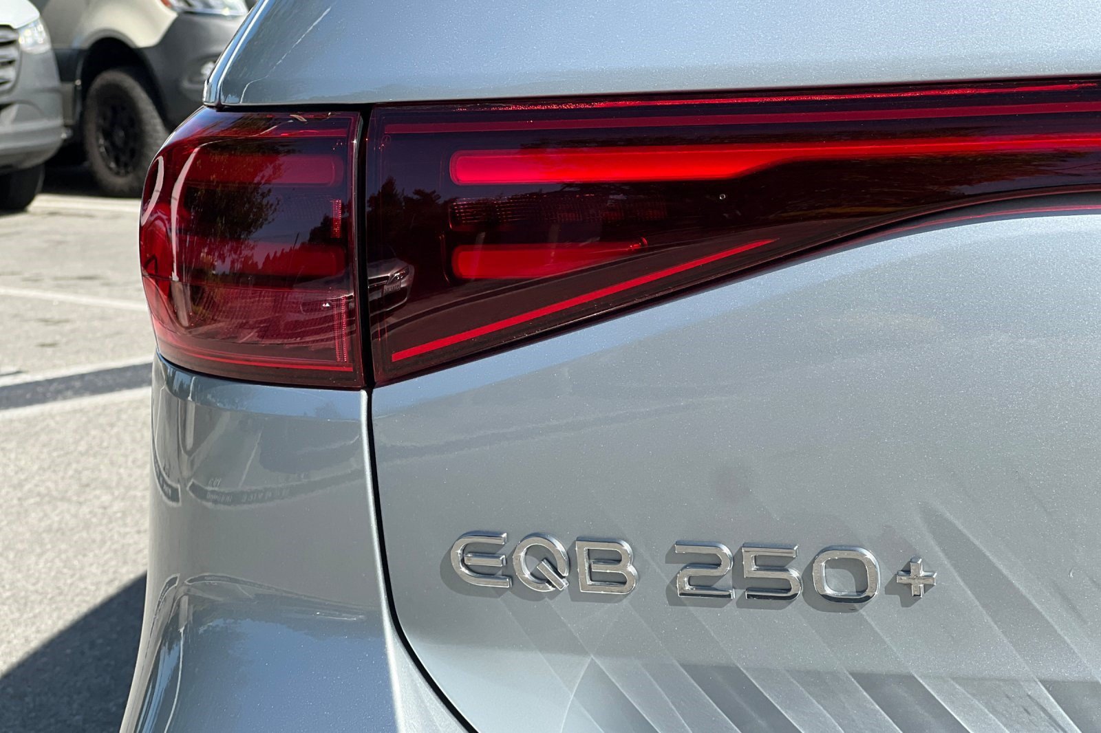 Used 2024 Mercedes-Benz EQB 250+ image 29