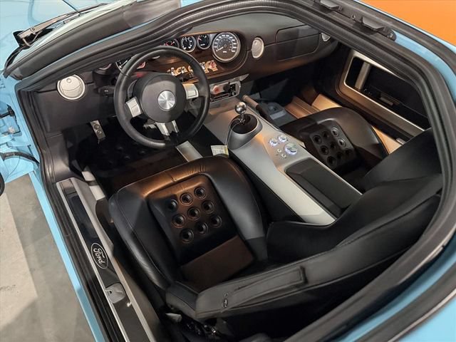 Used 2006 Ford GT RWD image 32