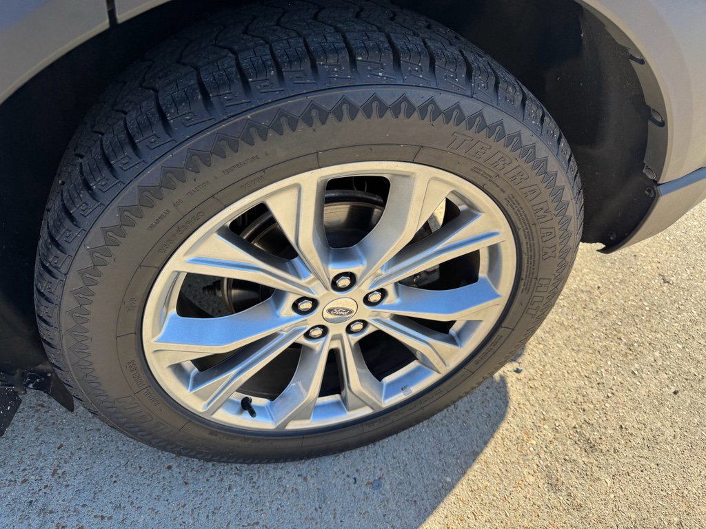 Used 2024 Ford Explorer Limited image 10