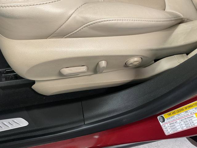 Used 2018 Buick Envision Essence image 12