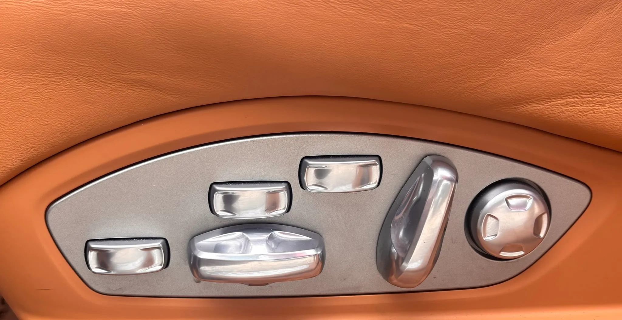 Used 2016 Porsche Panamera GTS image 7