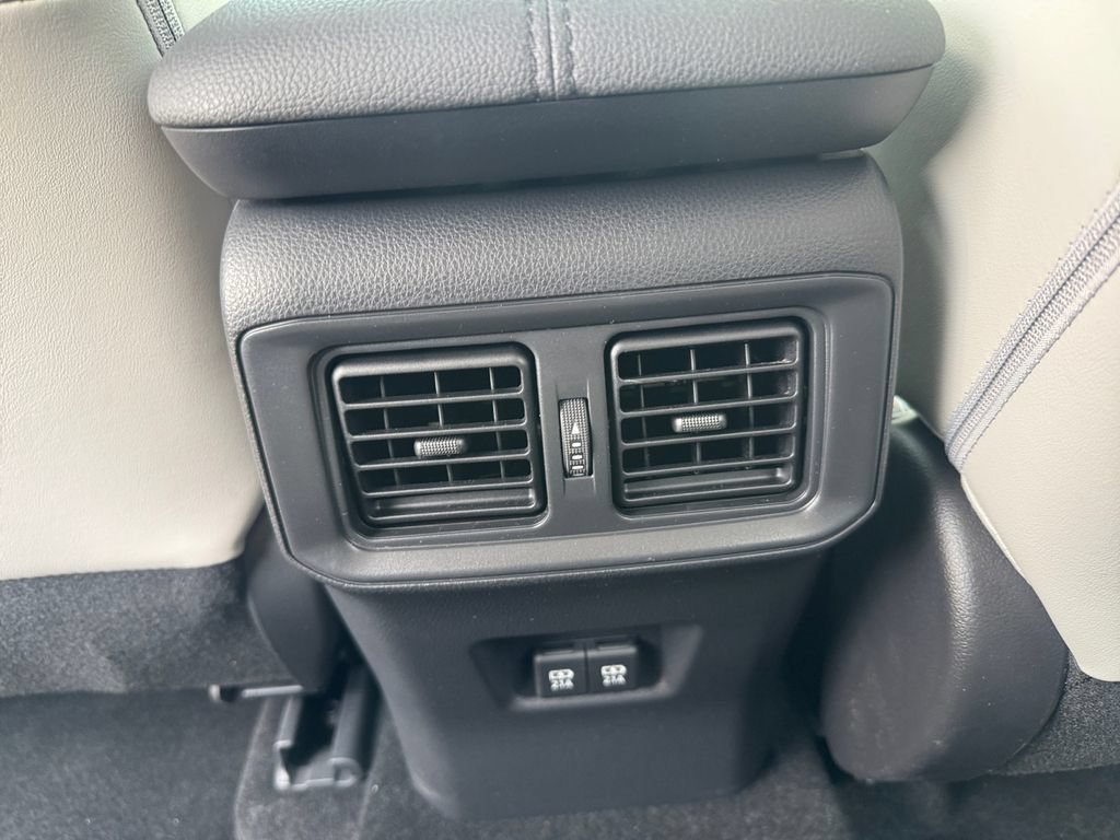 Used 2021 Toyota RAV4 XLE Premium AWD/4WD image 19