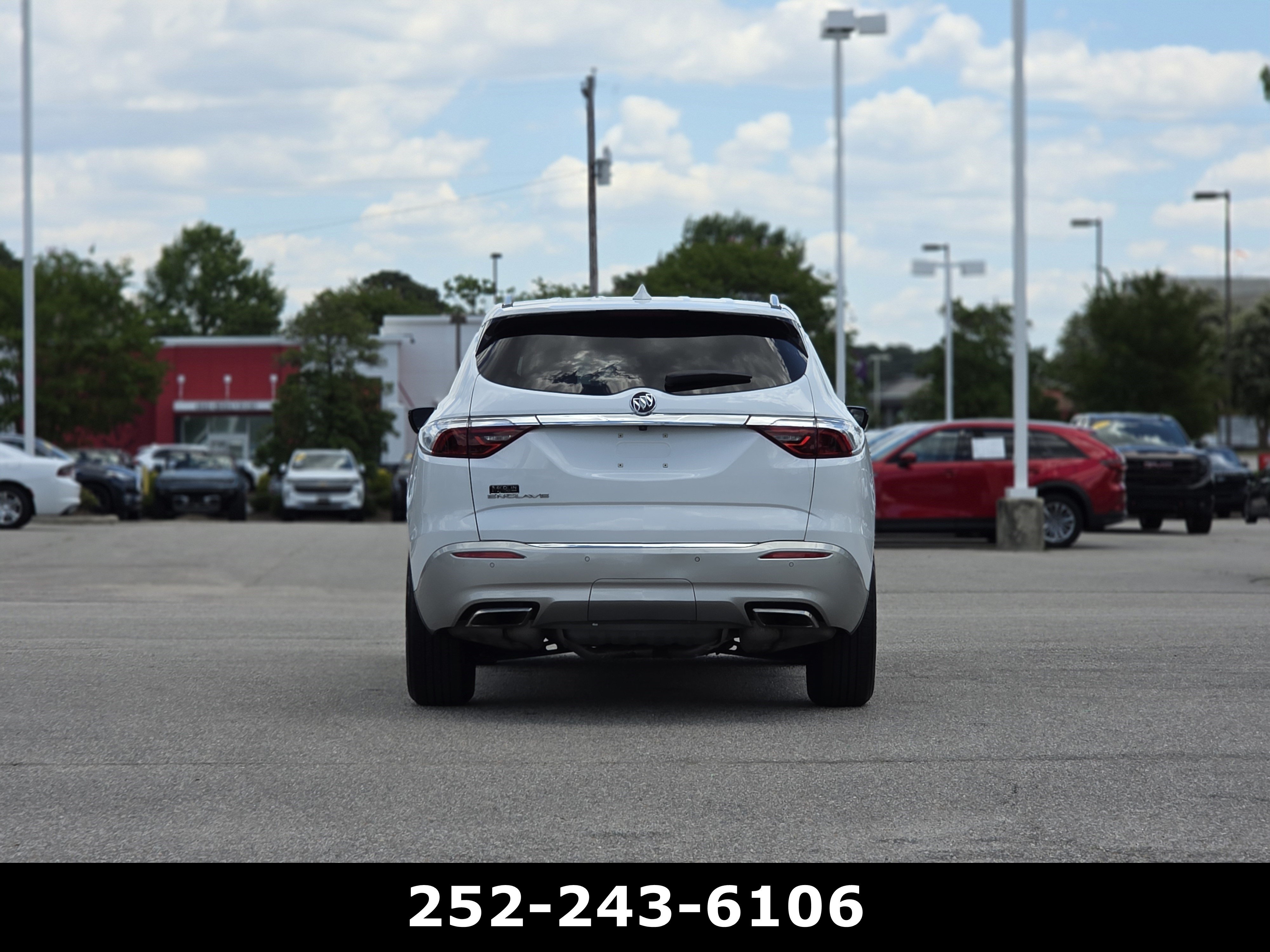 Used 2023 Buick Enclave Essence FWD image 6