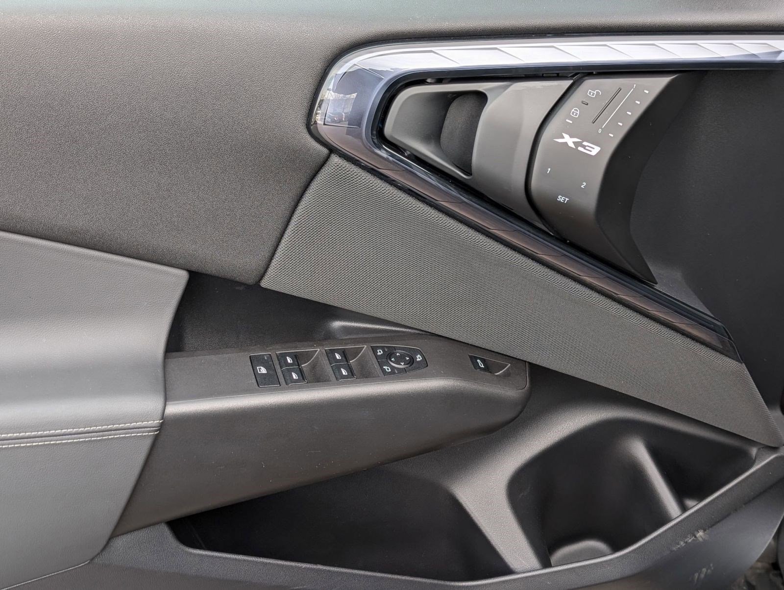 Used 2025 BMW X3 xDrive30i w/ Premium Package image 14