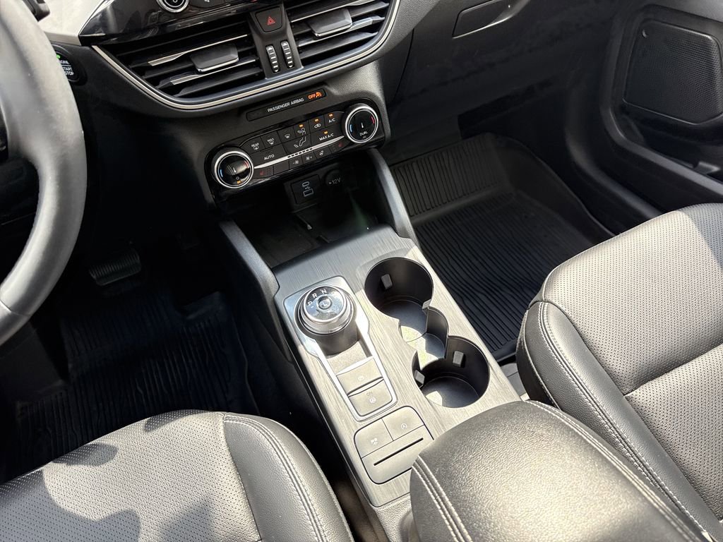 Used 2022 Ford Escape SEL w/ Technology Package AWD/4WD image 15