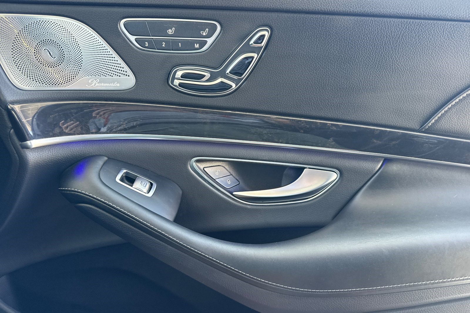 Used 2019 Mercedes-Benz S 560 Sedan image 21
