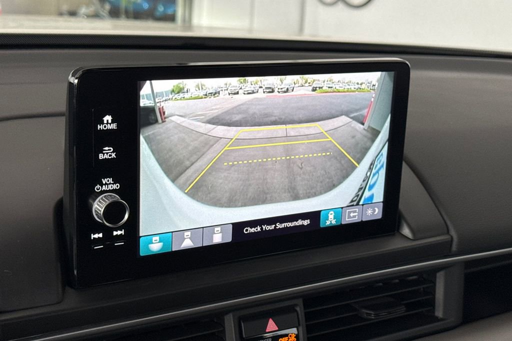 Certified 2025 Honda Pilot Touring image 21