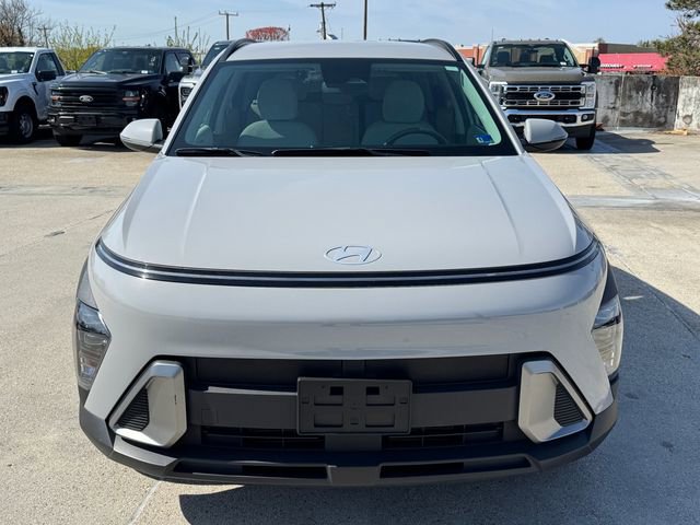 Used 2025 Hyundai Kona SEL image 2