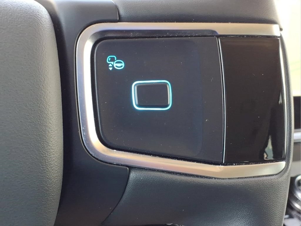 Used 2025 Ford Expedition Active RWD image 23