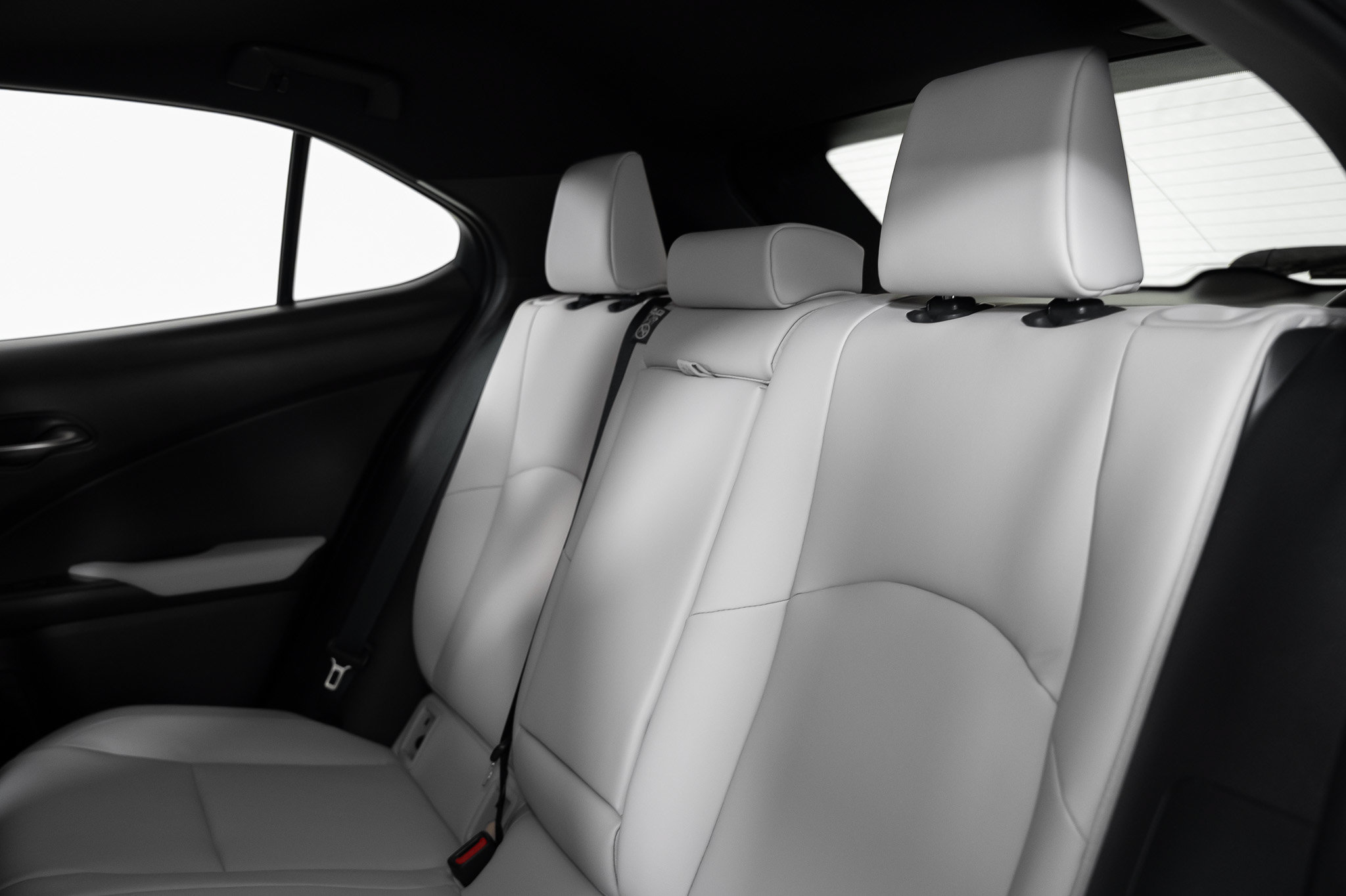 Used 2025 Lexus UX 300h AWD w/ Accessory Package (Z1) image 22
