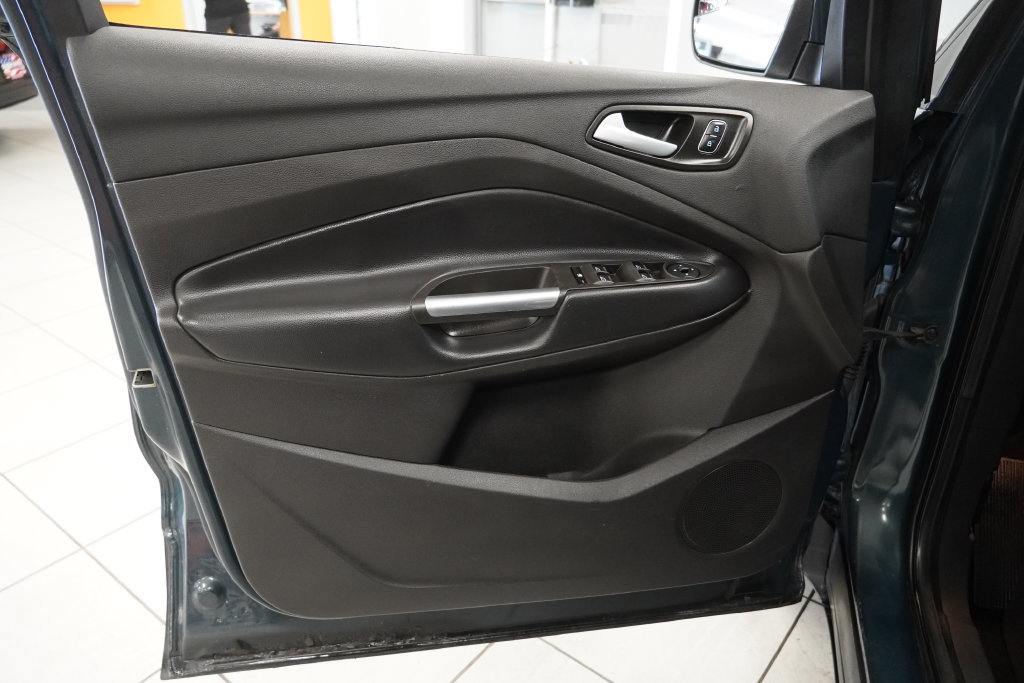 Used 2019 Ford Escape SE AWD/4WD image 16