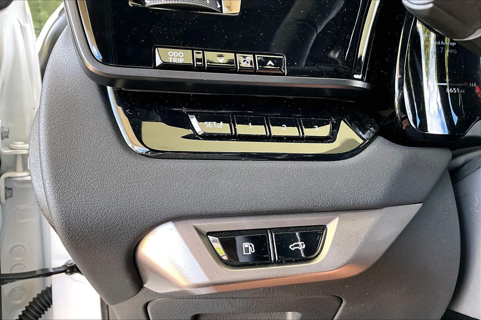 Used 2026 Lexus RX 350 Premium w/ Accessory Package (2T) FWD image 33