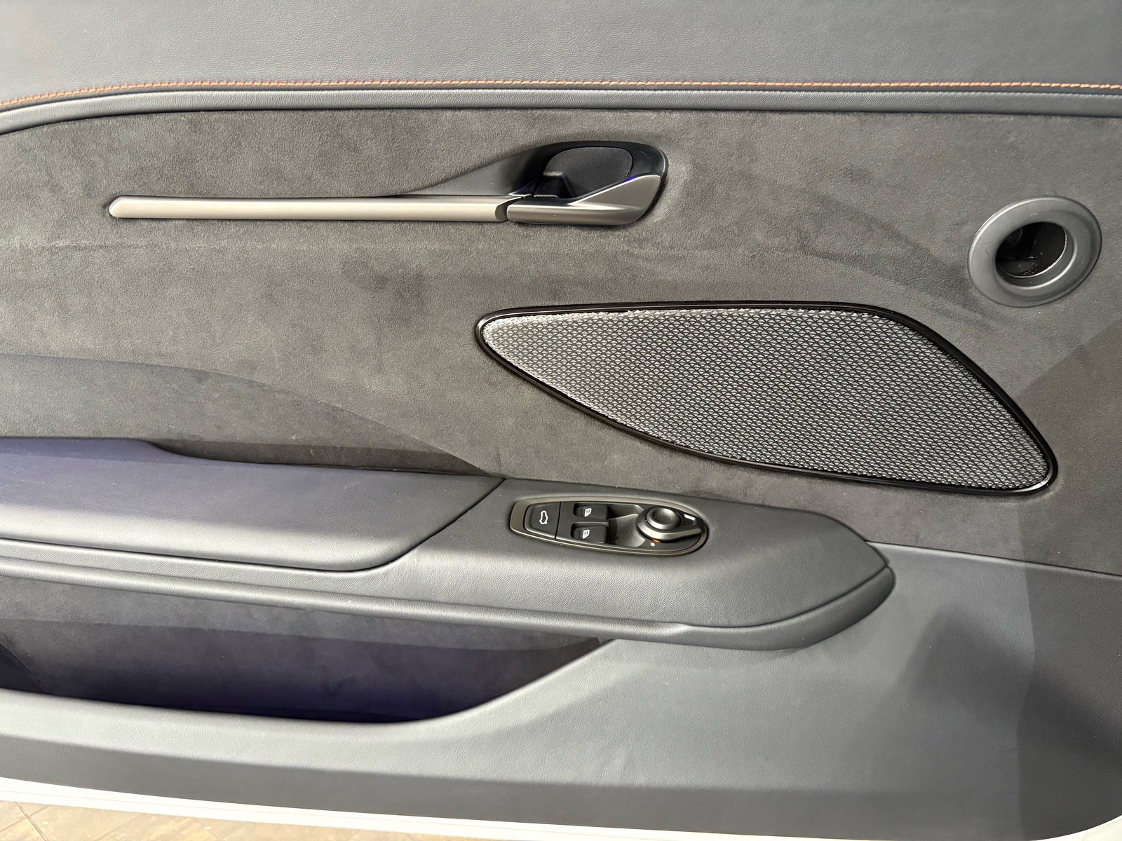 New 2026 Aston Martin V8 Vantage Coupe image 16