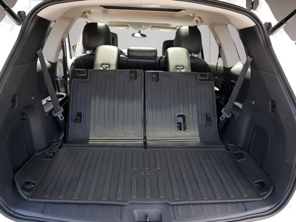 Used 2015 Nissan Pathfinder Platinum w/ Family Entertainment Package AWD/4WD image 12