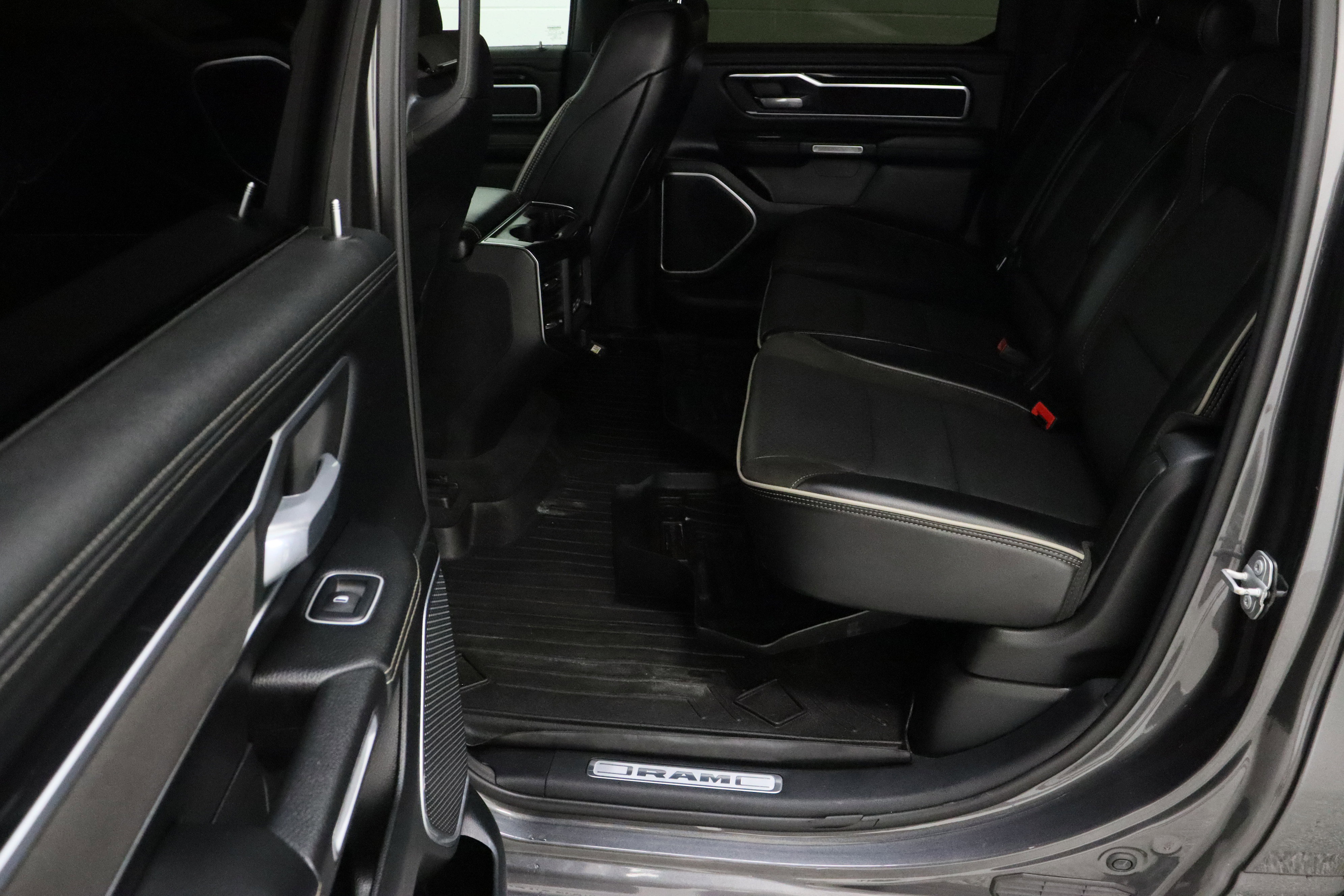 Used 2020 RAM 1500 Laramie w/ Sport Appearance Package RWD image 29