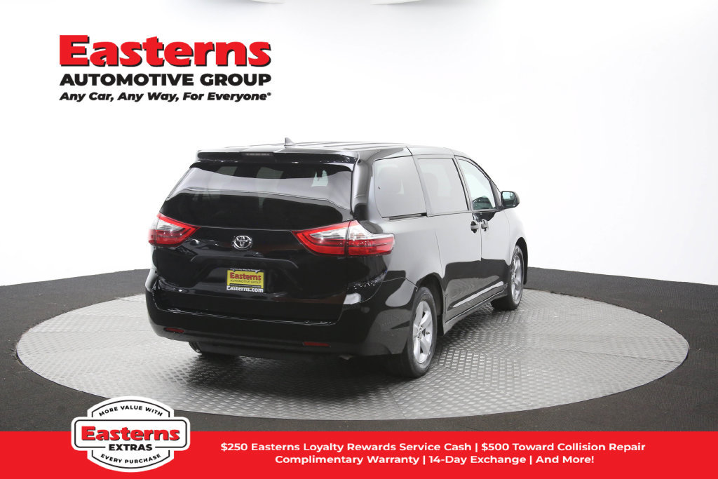 Used 2020 Toyota Sienna L FWD image 40