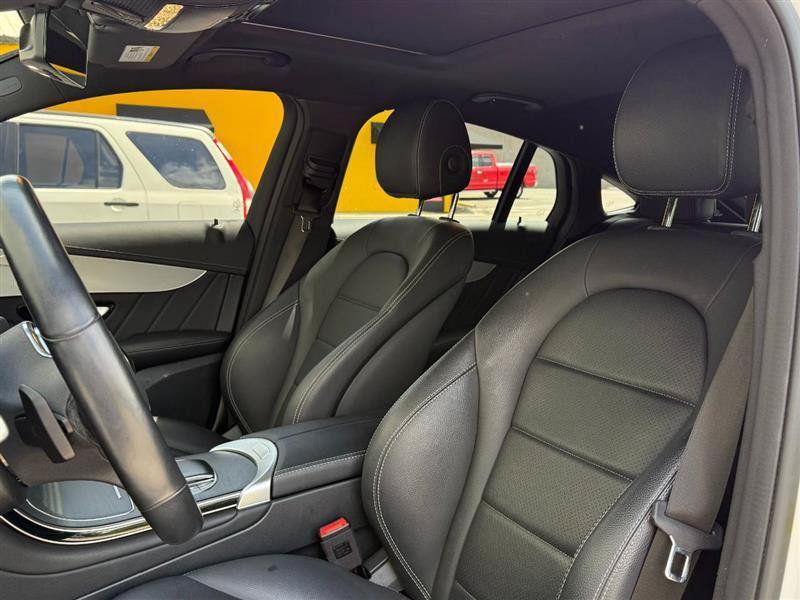 Used 2023 Mercedes-Benz GLC 300 4MATIC Coupe image 16