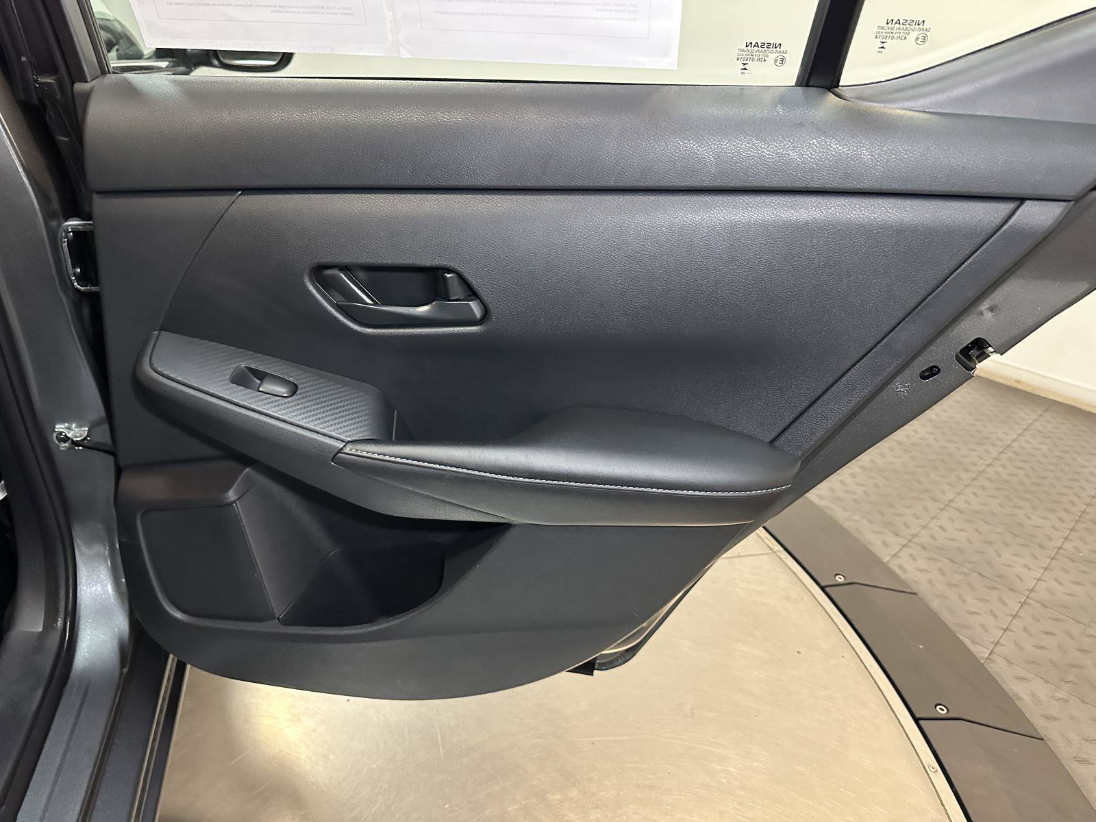 Used 2025 Nissan Sentra SV image 33