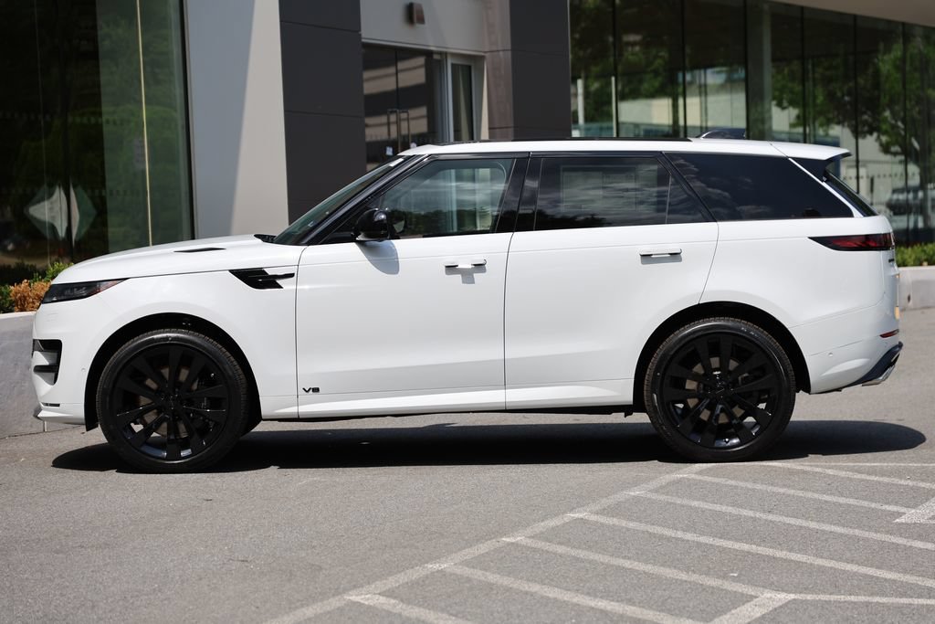 New 2026 Land Rover Range Rover Sport Dynamic SE AWD/4WD image 2