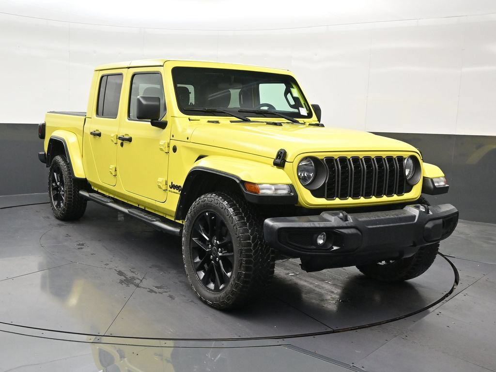 Used 2024 Jeep Gladiator Sport AWD/4WD image 8