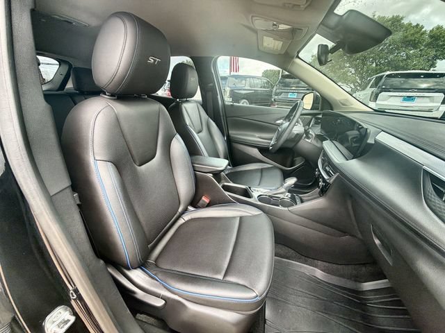 Certified 2026 Buick Encore GX Sport Touring FWD image 26