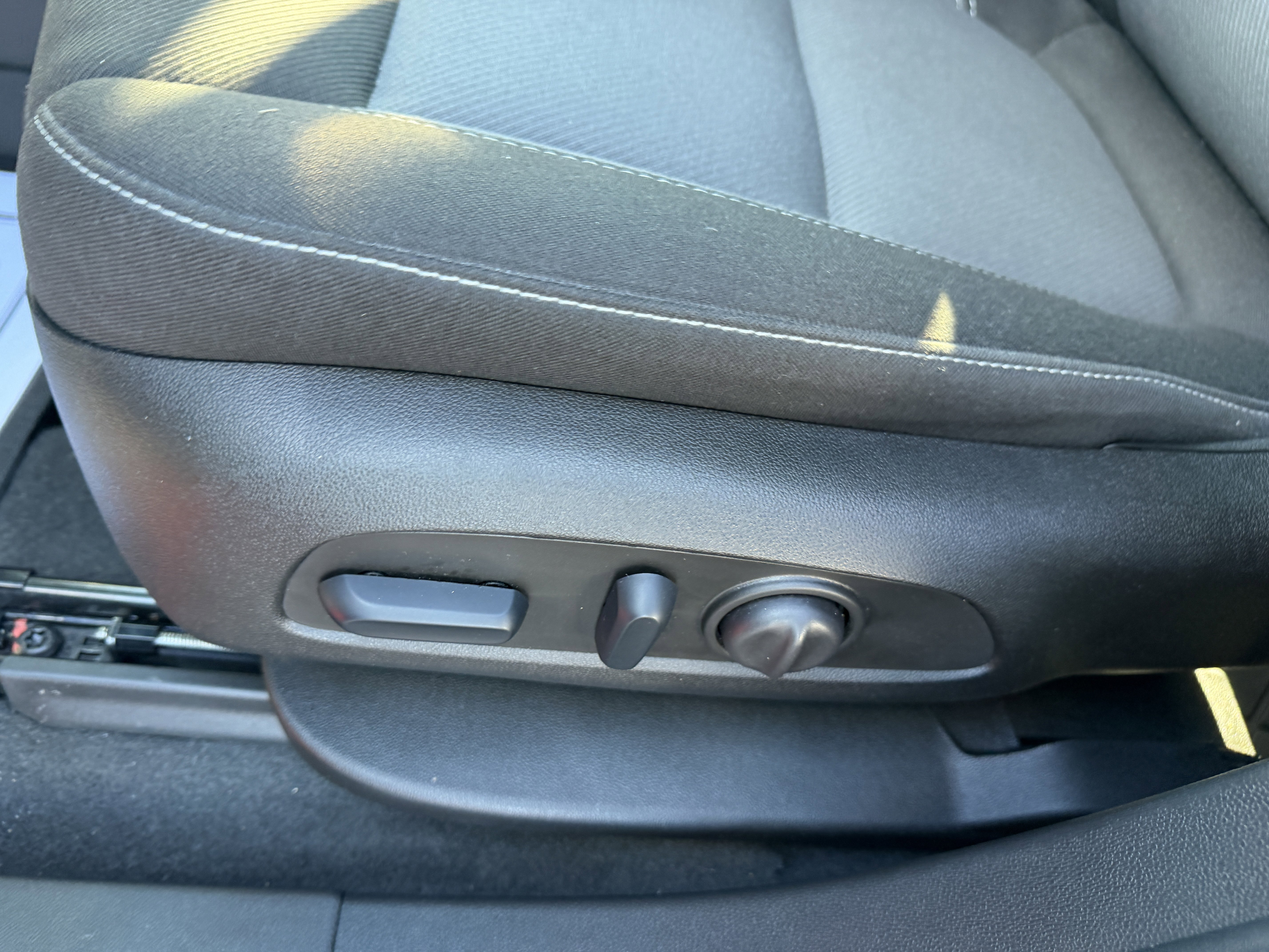 Used 2024 Chevrolet Blazer LT w/ Convenience Package image 16