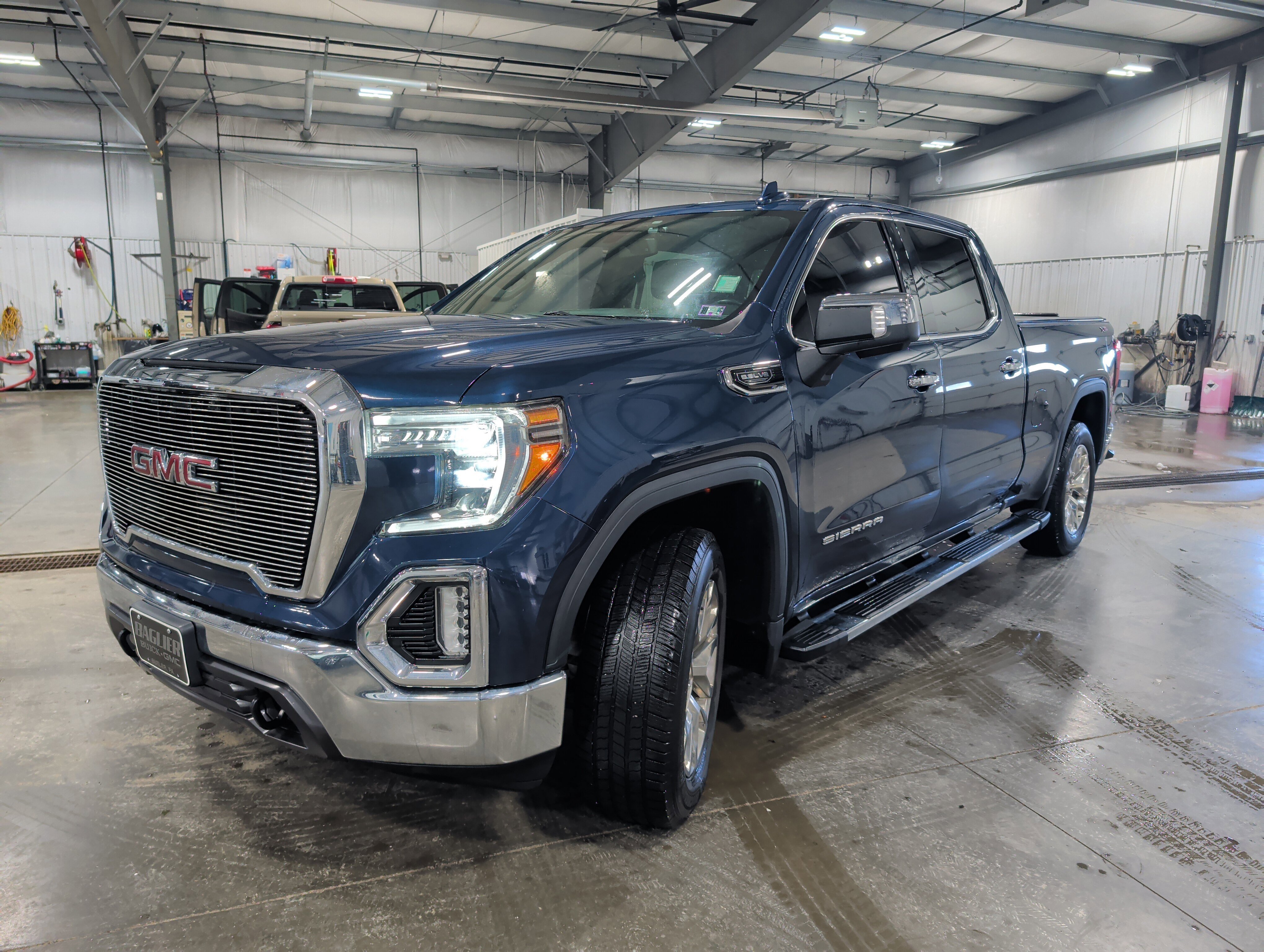 Used 2019 GMC Sierra 1500 SLT w/ SLT Premium Package image 6
