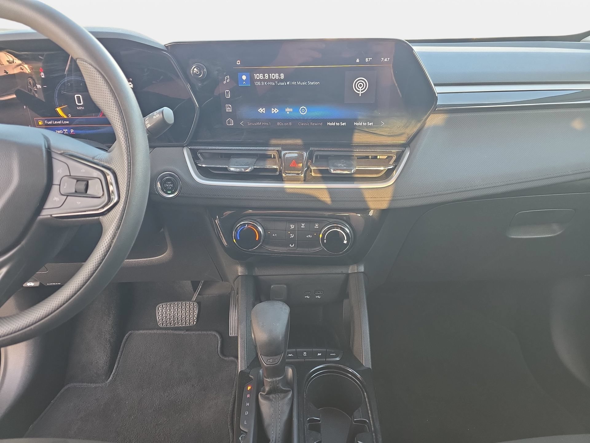 Used 2025 Chevrolet TrailBlazer LT AWD/4WD image 19