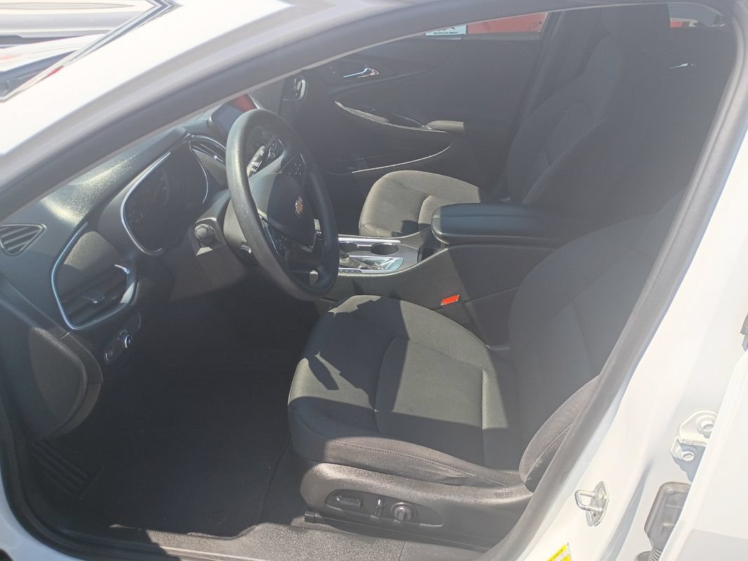 Used 2021 Chevrolet Malibu LT FWD image 12