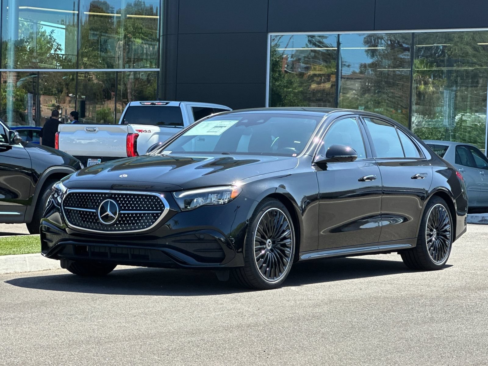 New 2027 Mercedes-Benz E 450 4MATIC Sedan image 7