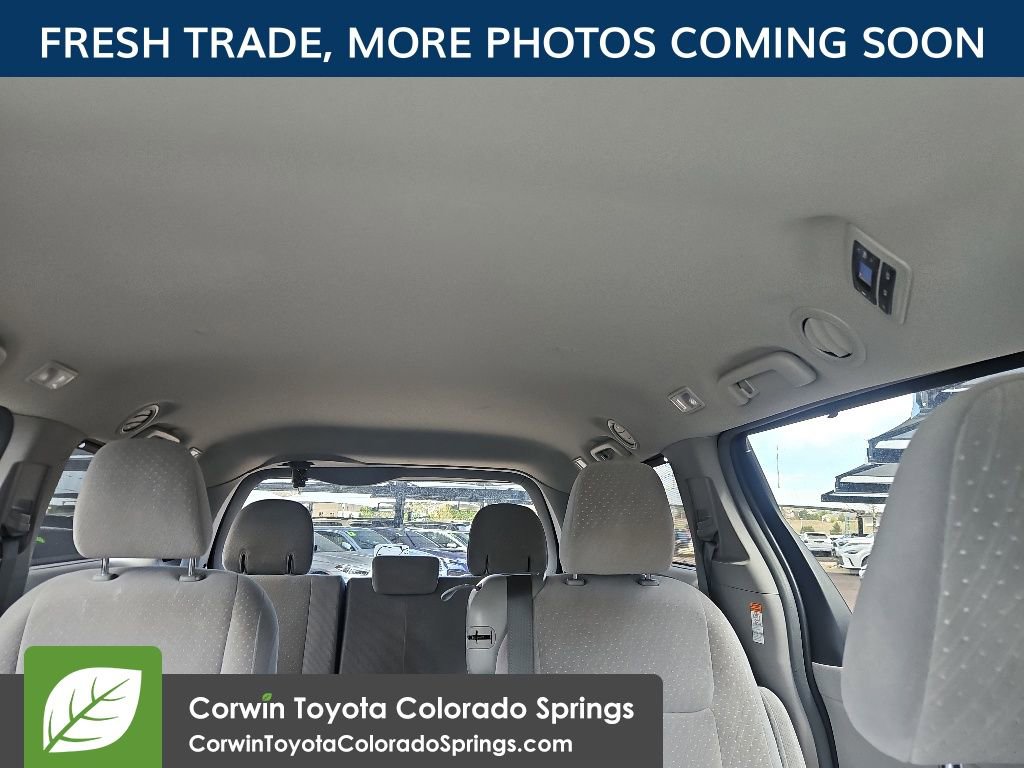 Used 2019 Toyota Sienna LE w/ Carpet Mat Package FWD image 14
