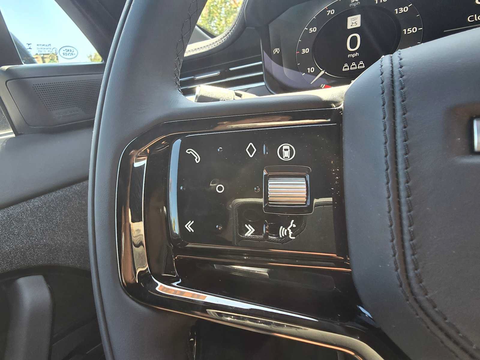 New 2025 Land Rover Range Rover Sport Dynamic SE AWD/4WD image 33