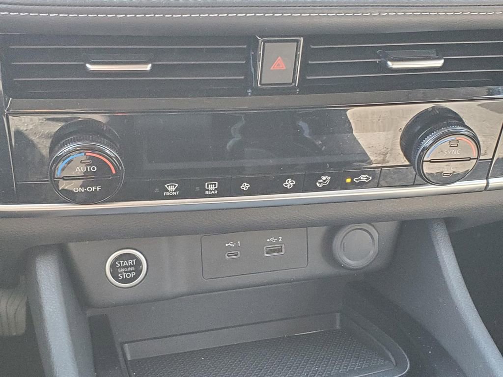 Used 2021 Nissan Rogue SV image 32