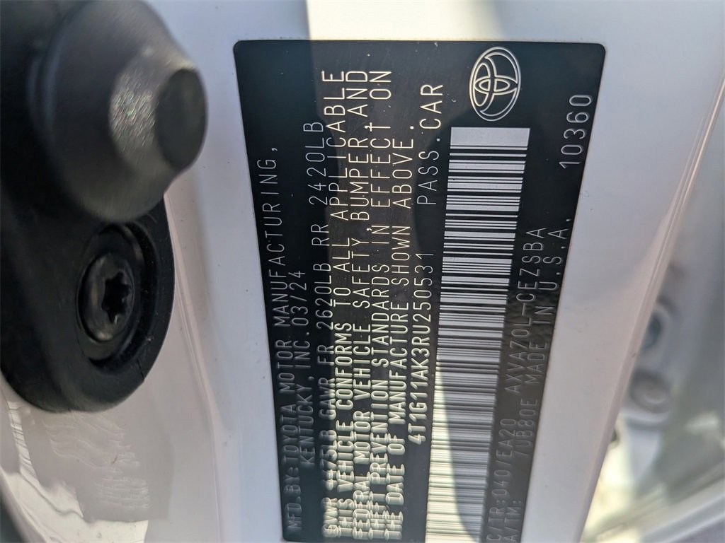 Used 2024 Toyota Camry SE image 37