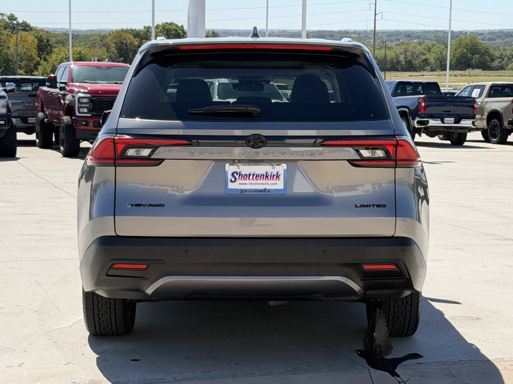 Used 2025 Toyota Grand Highlander AWD Hybrid image 5