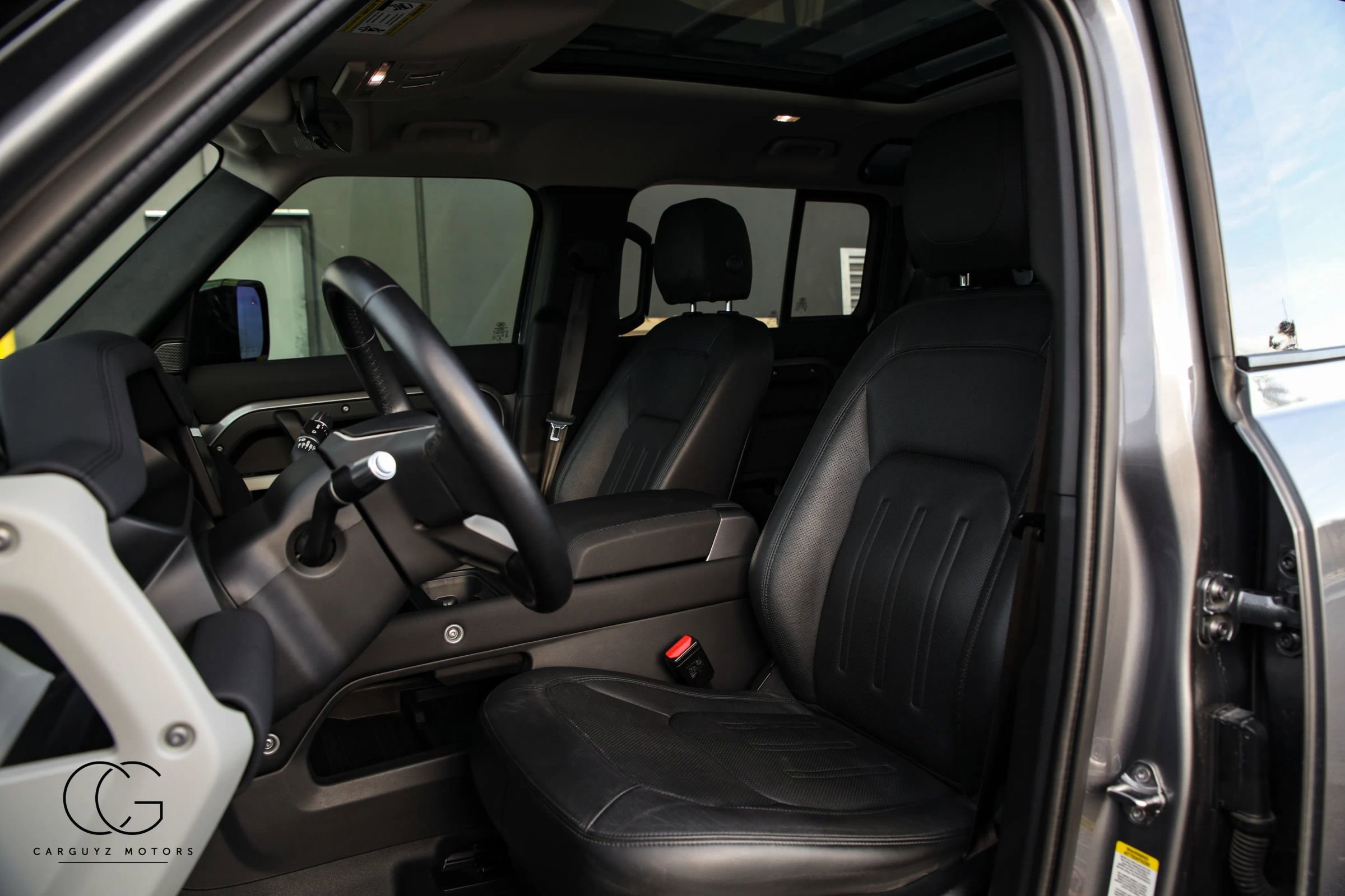 Used 2022 Land Rover Defender 110 SE image 12