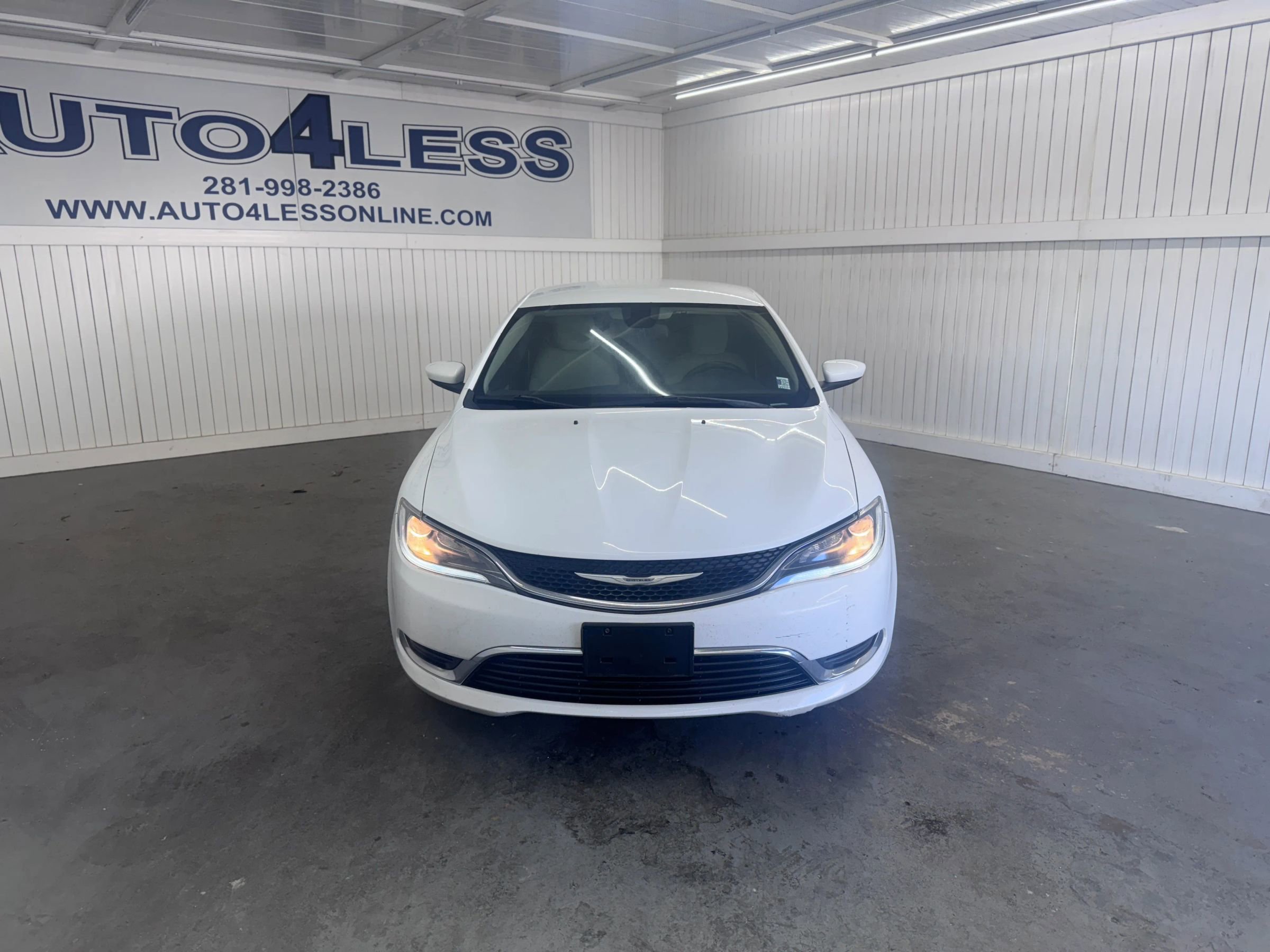 Used 2015 Chrysler 200 Limited w/ Spring Special Group image 2