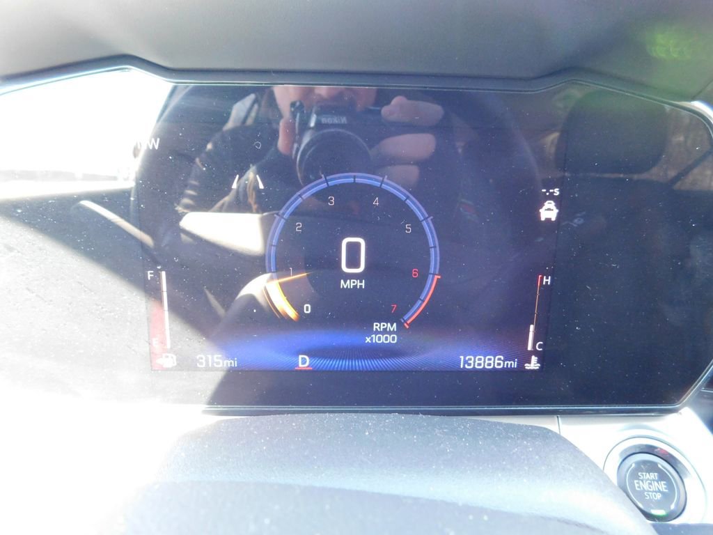 Used 2025 Chevrolet Trax LT w/ LT Convenience Package image 5