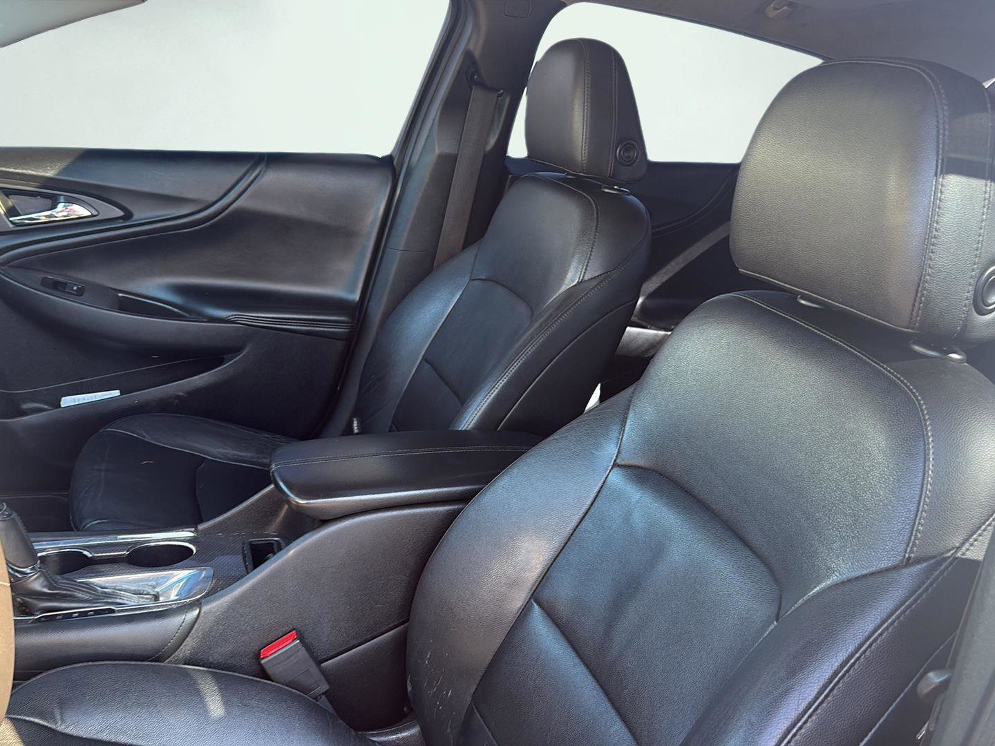 Used 2016 Chevrolet Malibu LT w/ Leather Package image 12