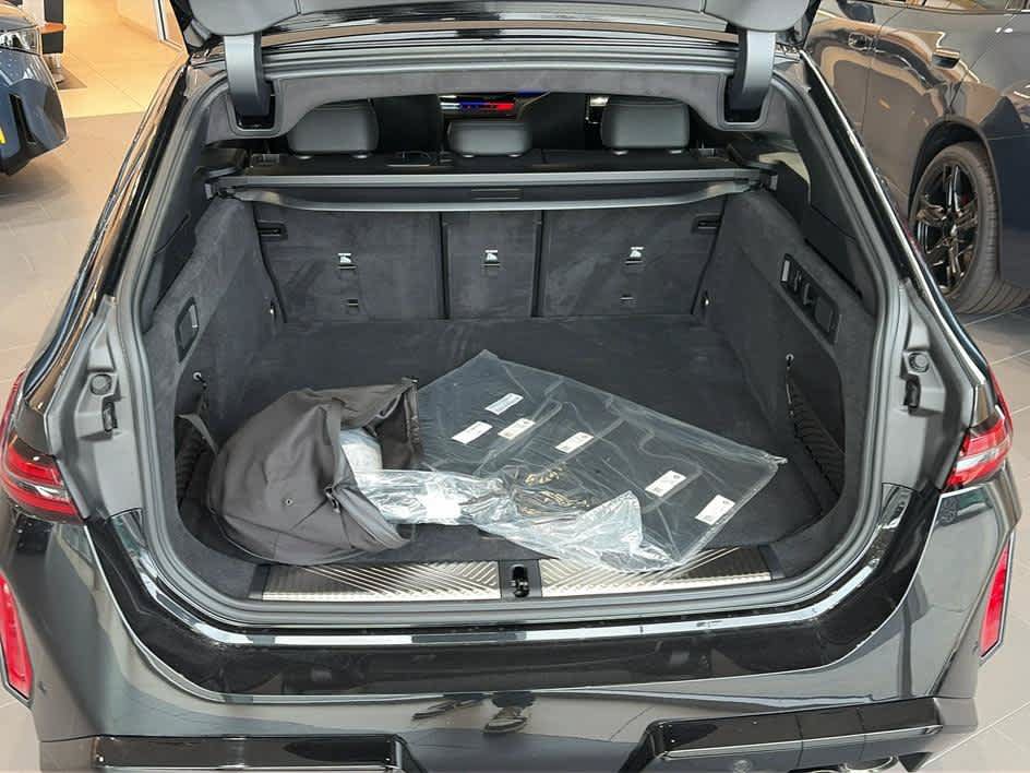 New 2027 BMW M5 Touring AWD/4WD image 6