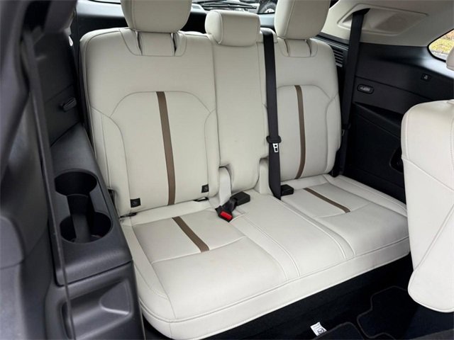 Used 2025 MAZDA CX-90 3.3 Turbo w/ Premium Plus Pkg image 12