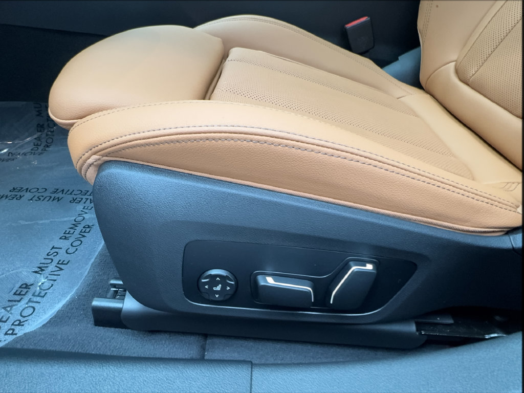 Used 2025 BMW i4 eDrive40 w/ Driving Assistance Package RWD image 25